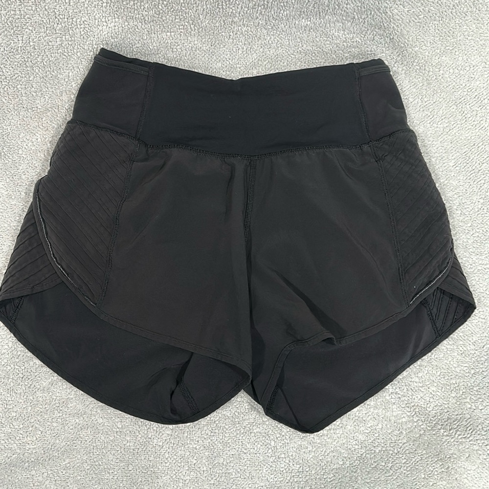 Lululemon Real Quick Short Pintuck 3.5” Size 2